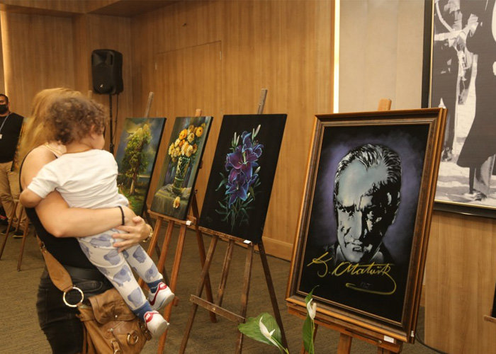 Ahmet Şahit’in resim sergisi sanatseverlerle buluştu