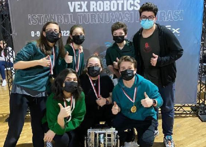 Bakırköy Uğur Anadolu Lisesi robotik takımı Script, Türkiye şampiyonu oldu
