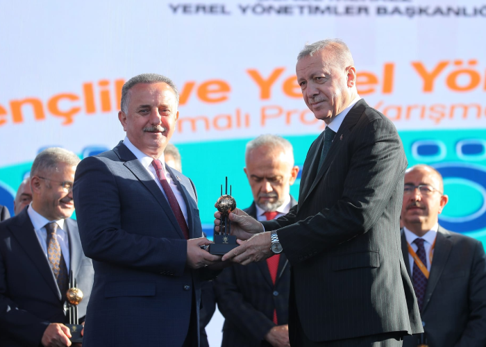 Erdoğan'dan Bağcılar'a Spor Kenti Ödülü