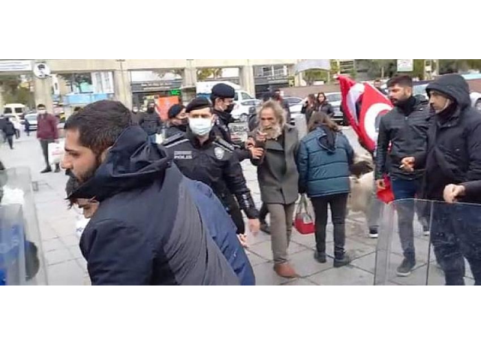 Bakırköy’de hayvanseverle kağıt toplayıcısı arasında sopalı kavga