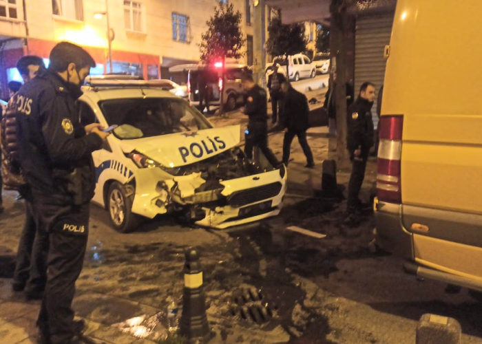 Güngören'de Polis otosu kaza yaptı